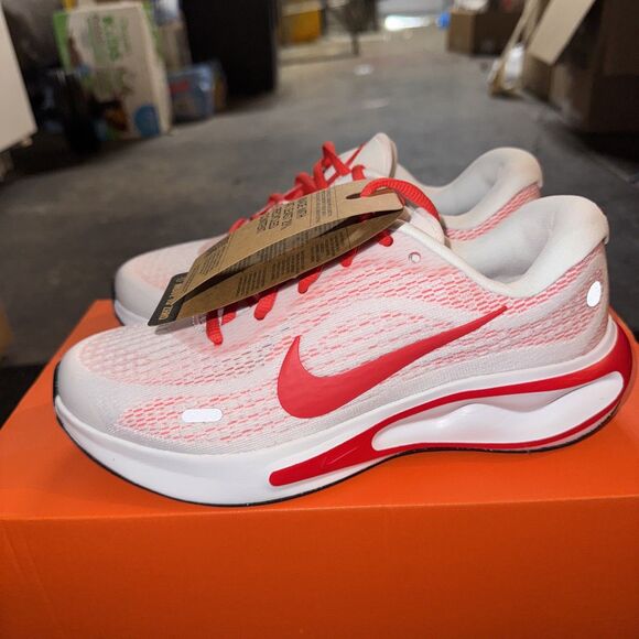 Nike Journey Run Women's SIZE 6 White Lt Crimson NEW Running Shoes FJ7765-111 - Picture 3 of 7